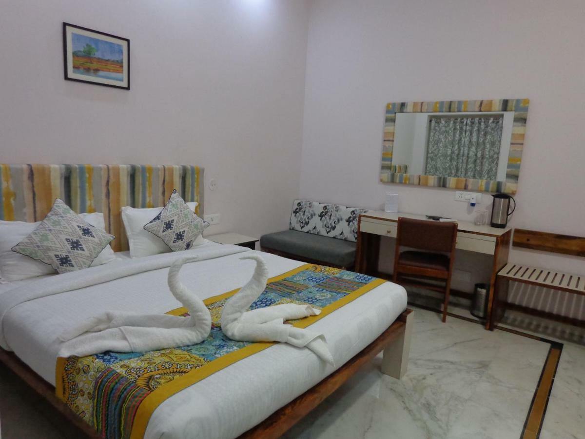 Lakeside Inn Ratanada จ๊อดปูร์ ภายนอก รูปภาพ